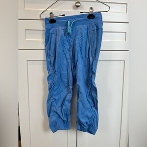 Blue crop Ivivva leggings size 10